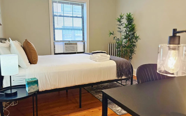 Furnished 1BR - Woodlawn 2W