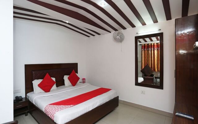 Ratan Hotel By OYO Rooms