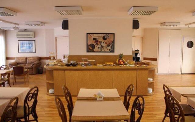 Days Inn by Wyndham Montevideo