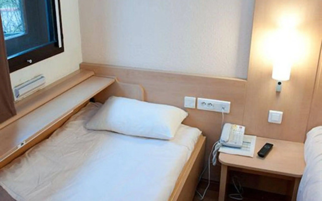 Hotel Egg Hotel