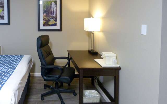 Rodeway Inn & Suites Ontario