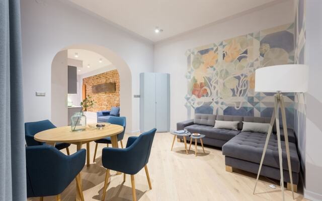 Cadena Gallery Apartments