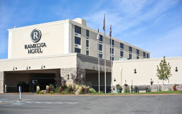 Ramkota Hotel & Conference Center