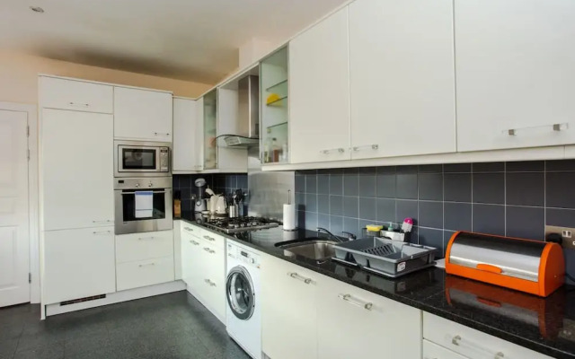 Luxury 2 Bedroom Apartment in London Bridge