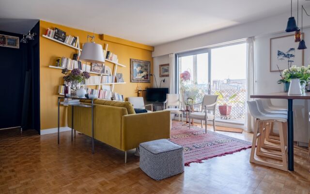Eiffel Tower Design Residence
