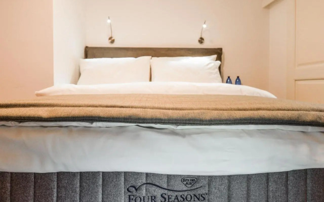 Romantic Apartment Prague near Charles Bridge