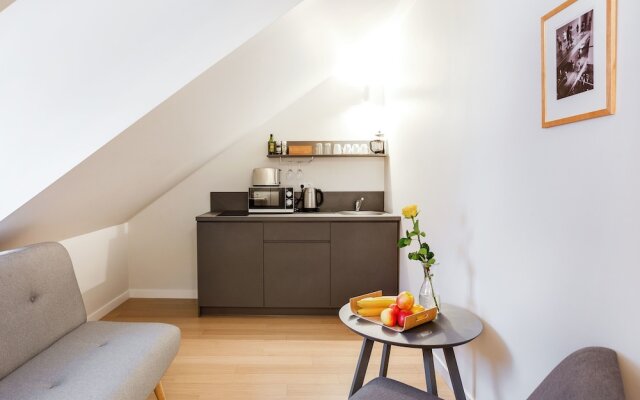 Jolly Apartments