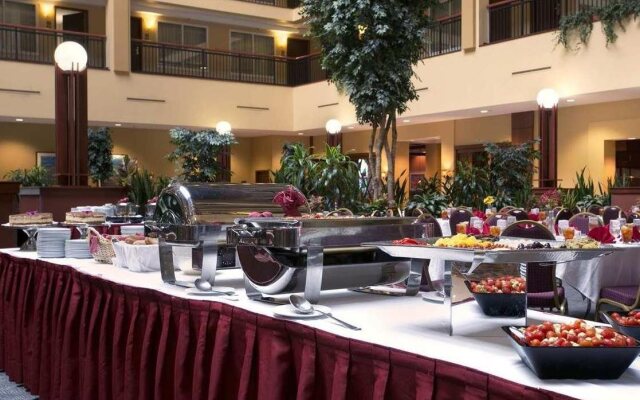 Embassy Suites by Hilton Cleveland Rockside