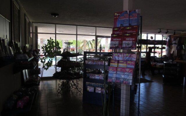 Hotel Las Palmas Midway Inn