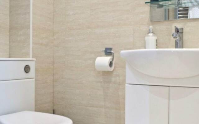 Modern 1 Bedroom Property in Central London