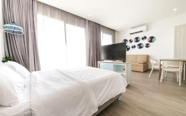 Azure Lofts & Pool Hotel