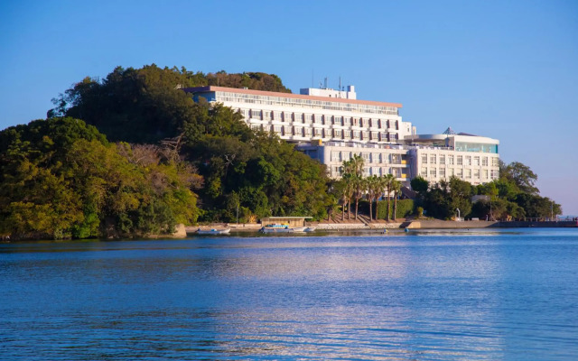 Toba Grand Hotel