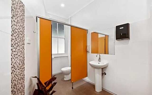 The Commercial Quarters - Room 4-has air conditioning, free WIFI, TV and fridge