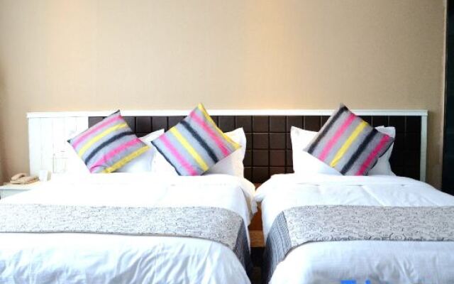 Homeinn Lilan Ripple · Yun Hotel (Anji Jiuzhou Shopping Center)
