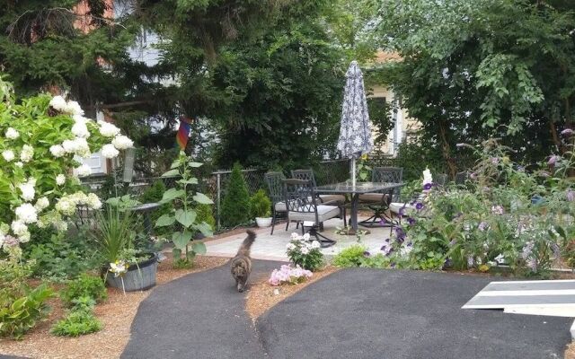 Davis Square Inn