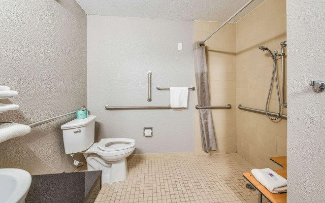 Motel 6 Fort Wayne, IN