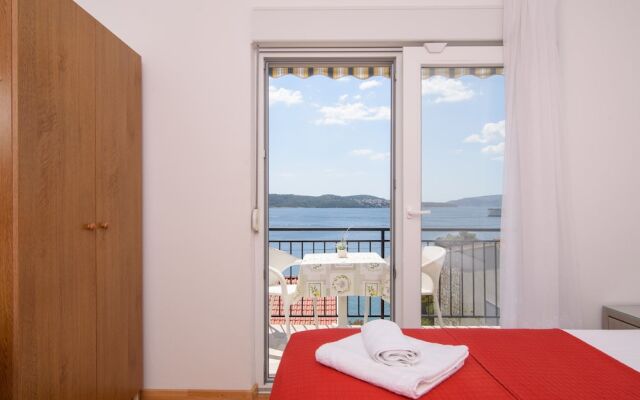 A2-apt w. Shared Pool & Balcony,next to the Beach