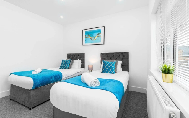 Spacious House With Garden Close to Birmingham City Centre