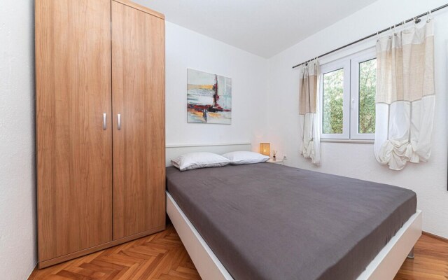 Amazing Home in Jadrija With Wifi and 4 Bedrooms