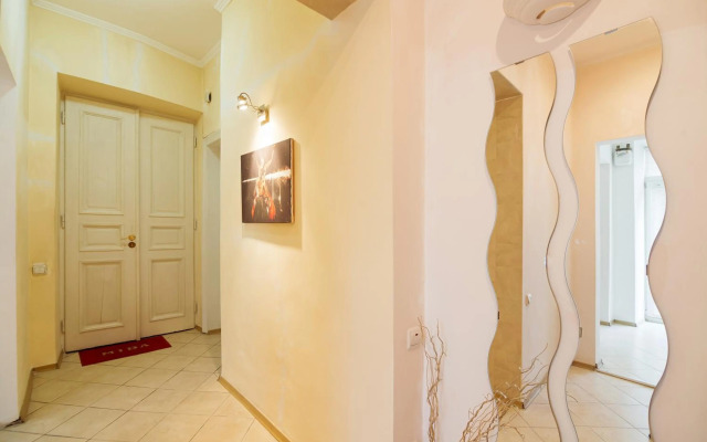 Апартаменти біля площі Ринок