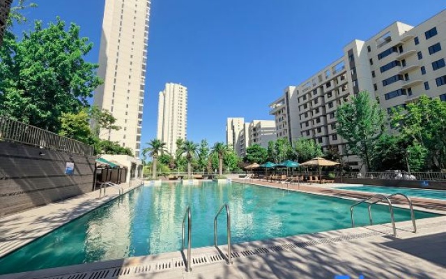 Haizhirui Boutique Sea View Apartment (Longhuitou Scenic Area Branch) – Pool – Huludao