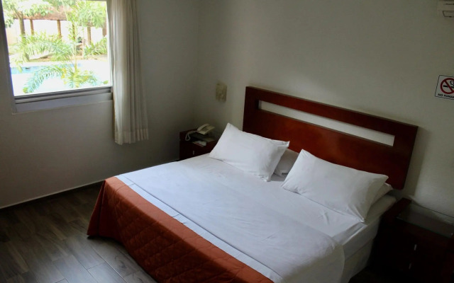 HI Huasteca Inn Hotel