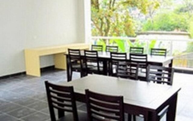 J Residence Hostel Ciumbuleuit