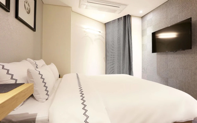 Mari Hotel