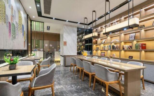 Parkgeun Hotel (Guangzhou East Station Tianhebeitianrun road)