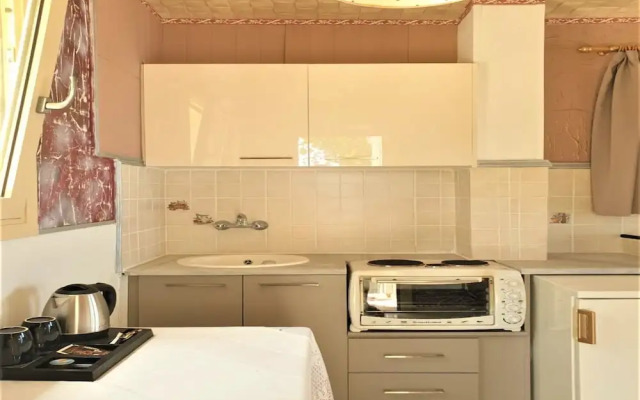 Cozy 3 Bedroom House in Hersonisos