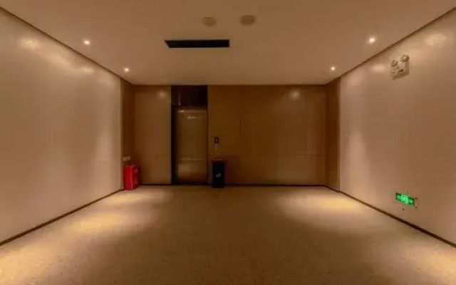 VanFeel Hotel