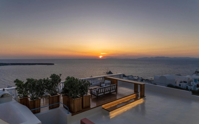 Oia Mansion