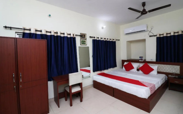 Holiday Club By OYO Rooms
