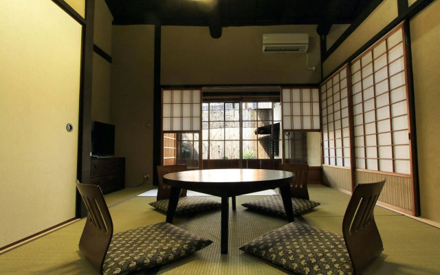 Yamanaka Aburaten Machiya Guesthouse