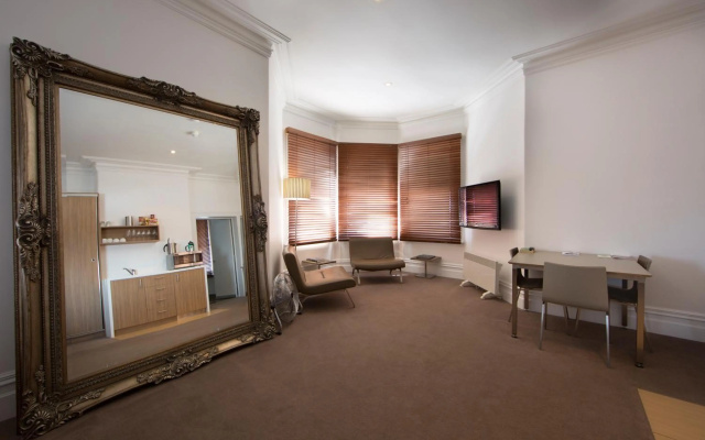 The Ikon Hotel – Guest Rooms – Burnie