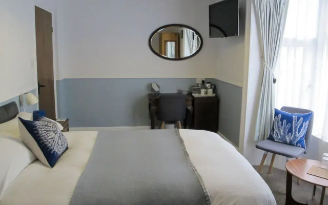 Stone's Throw Guesthouse