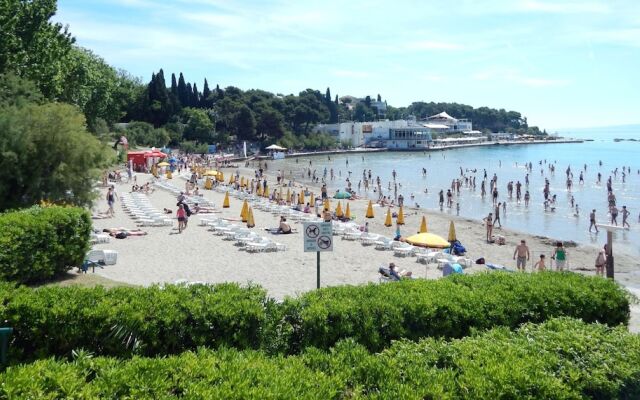 Apartment Fabula - W.balcony, 4 min Walk to Beach
