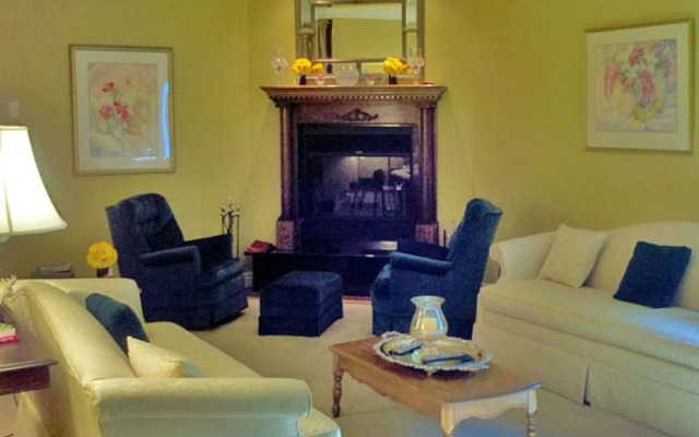 Silver Service Inn