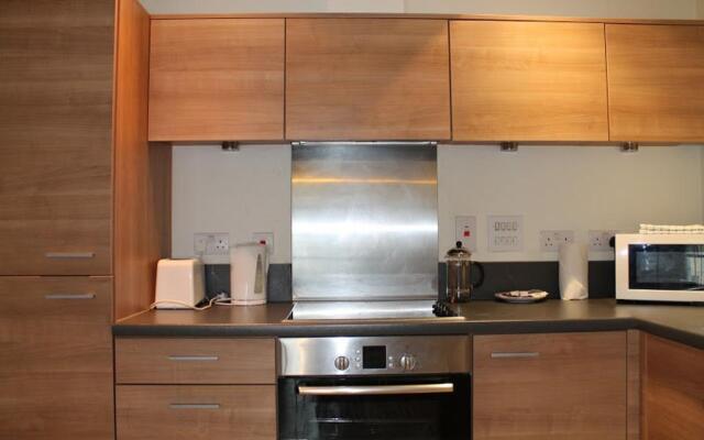 House of MoLi - Commercial Road Apartments