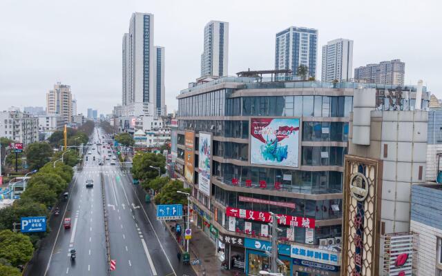 Elan Inn Yangzhong Yangtze Bridge