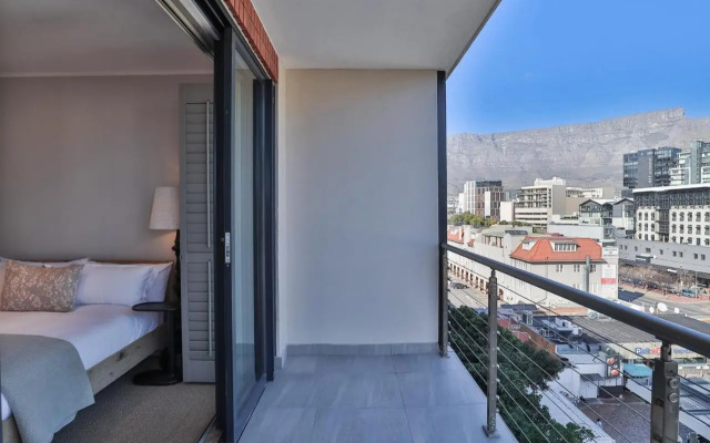 Rockwell 613 by CTHA, Cape Town