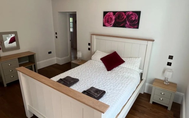 Stunning and Luxurious Manor House Holiday Home
