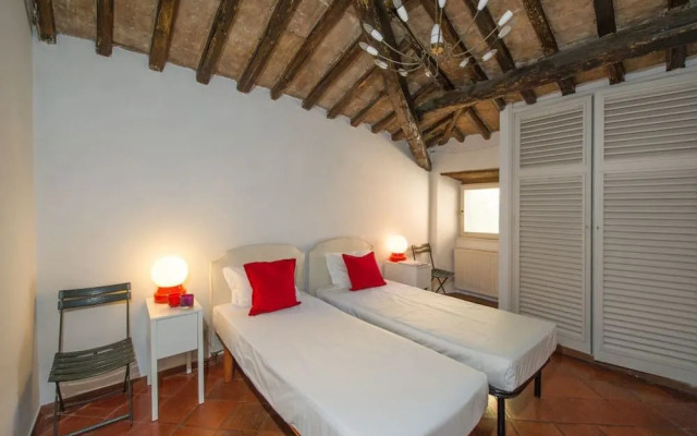 Unique 3 Bed Flat in the Heart of Trastevere