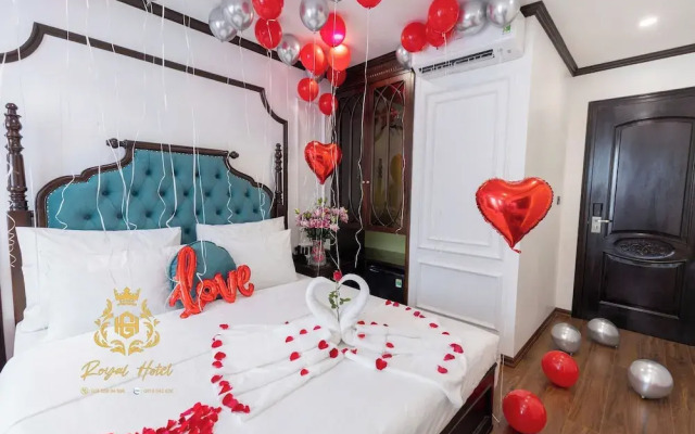 Royal Hotel Me Tri Ha