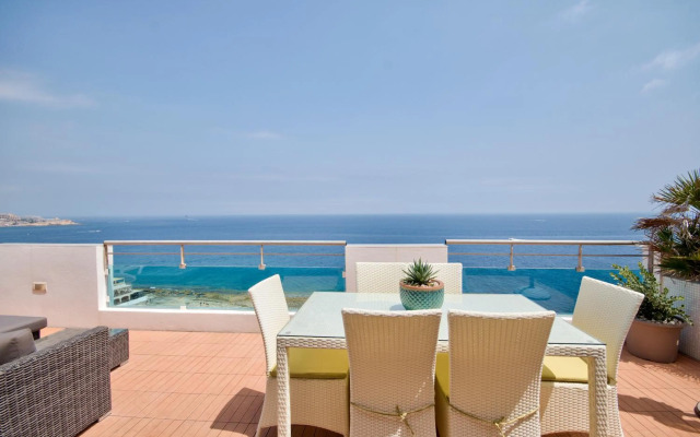 Magnificent Seafront 2-bedroom Sliema penthouse