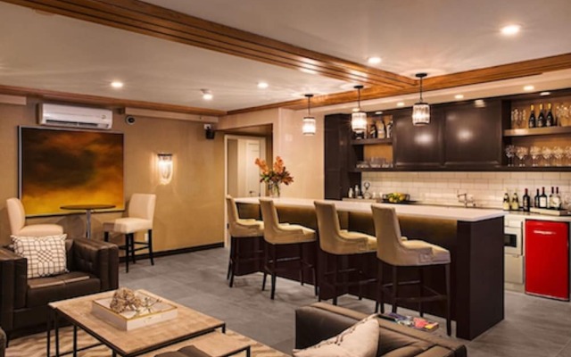 Fathoms Hotel & Marina