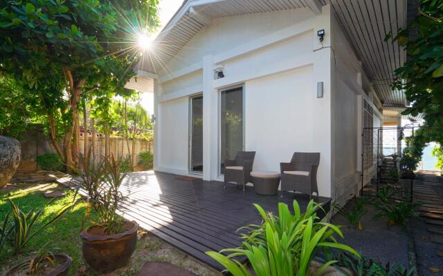 Ban Mok Talay - Beach Front Villa