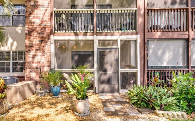 Coastal Florida Abode - Pool Access, Walk to Beach