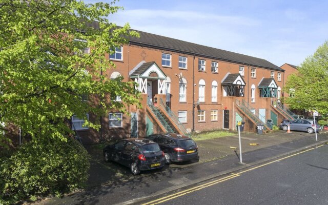 Salisbury Street Apartments