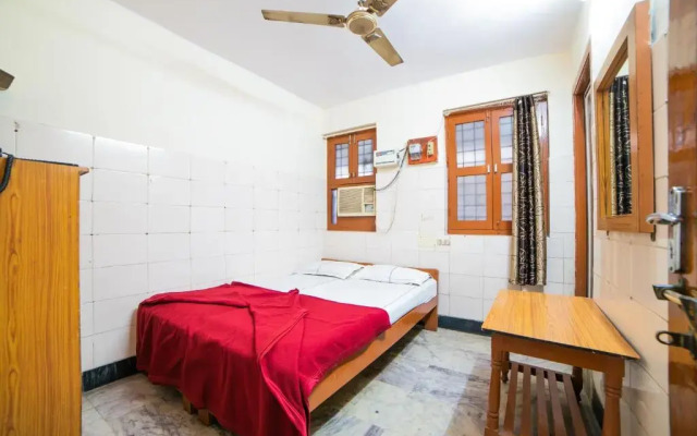 Sree Radha Lodge by OYO Rooms